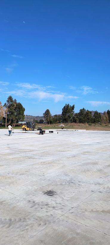 Radier de hormigón listo para el montaje — Sociedad Agroforestal Santa María SpA
