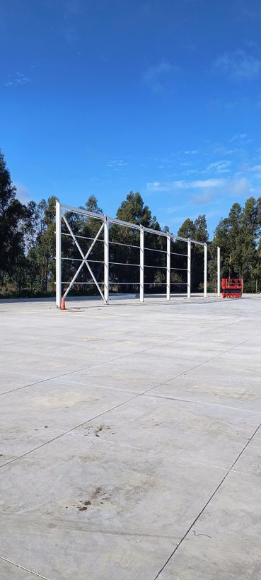 Muro lateral con arriostramiento en cruz — Sociedad Agroforestal Santa María SpA