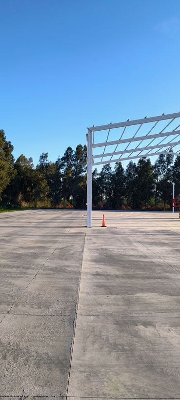 Pilar de esquina y techumbre — Sociedad Agroforestal Santa María SpA
